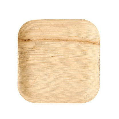 L'assiette en feuille de palmier PAPSTAR 25 « pure » de PAPSTAR GmbH est une assiette carrée, plate, brun clair, en feuille de palmier avec des coins arrondis et un grain visible - un choix écologique pour des occasions spéciales, représentée sur fond blanc.