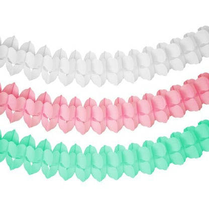 De PAPSTAR GmbH slinger papier (Ø 16 cm), kleurrijk gesorteerd "Pastel", toont zich in de kleuren wit, roze en mintgroen met een gevouwen geometrisch patroon - een stijlvolle keuze voor een feestdecoratie in pasteltinten.