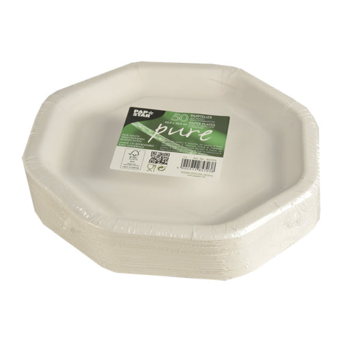 Une pile de 50 assiettes octogonales blanches PAPSTAR "pure" (23,5 cm), emballées avec une étiquette verte et blanche, sont compostables, respectueuses de l'environnement et parfaites pour les fêtes. Marque : PAPSTAR GmbH.
