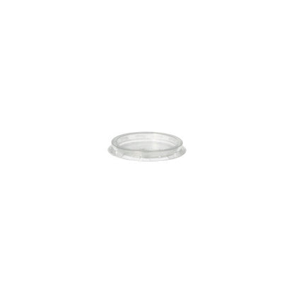 Un couvercle Starpak 50 pour gobelets à portion, couvercle rond transparent en PP (Ø 4,6 cm), repose avec un bord légèrement surélevé sur un fond blanc.