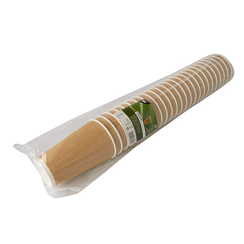 Un paquet de 25 gobelets en carton „To Go“ avec Ripple Wall de la PAPSTAR GmbH avec une surface texturée, emballé dans un plastique transparent et avec une étiquette produit verte et blanche.