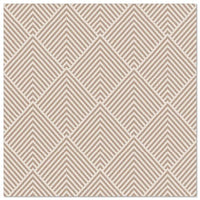 Een vierkant vloerkleed met een zich herhalend geometrisch ruitpatroon in beige en crème, geïnspireerd op de gestructureerde uitstraling van de PAPSTAR 50 servetten "ROYAL Collection", 1/4-vouw, 40 x 40 cm, bruin, van PAPSTAR GmbH.