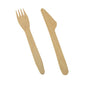 Un PAPSTAR ensemble de couverts en bois "pure" 16,5 cm couteau et fourchette de PAPSTAR GmbH est posé côte à côte sur un fond blanc. Les couverts en bois écologiques séduisent par leur design simple et lisse.