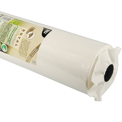 Een close-up van de PAPSTAR ROYAL Collection tafellaken, wit (25 m x 1,18 m), van PAPSTAR GmbH toont een opgerolde witte tafellaken met gestructureerd oppervlak en beige etiket tegen een witte achtergrond.