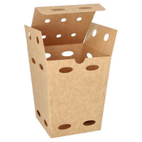 La PAPSTAR 50 boîtes à frites en carton brun (« pure », 100 % équitable) sont respectueuses de l'environnement et proviennent de la PAPSTAR S.A.R.L. et comportent plusieurs ouvertures rondes sur les côtés et le couvercle ; le carton est ouvert, avec des rabats relevés.