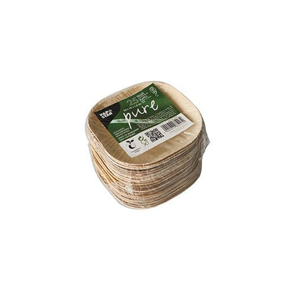 Une pile d'assiettes carrées PAPSTAR 25 en feuille de palmier (« pur ») de PAPSTAR GmbH, fabriquées de manière écologique, emballées dans du plastique et munies d'une étiquette verte et blanche avec des informations sur le produit.
