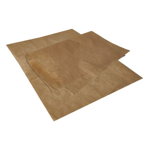 Deux papiers d'emballage superposés PAPSTAR, substitut de parchemin 35 cm x 25 cm résistant à la graisse de la PAPSTAR GmbH, reposent sur un fond blanc. Le coin ondulé d'une feuille souligne sa texture fine, semi-transparente et résistante à la graisse.