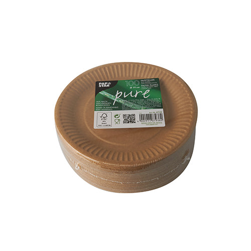 Een stapel bruine, ronde PAPSTAR 100 borden "pure" van karton met groen label van PAPSTAR GmbH toont merk en milieuvriendelijke info; de FSC-gecertificeerde borden zijn netjes gerangschikt tegen een witte achtergrond.
