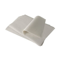 Une pile PAPSTAR Papier ciré de boucher (37,5 x 25 cm, blanc, imperméable à la graisse, à base de cire de palme) de PAPSTAR GmbH, avec une feuille partiellement relevée et repliée, représentée seule sur fond blanc.