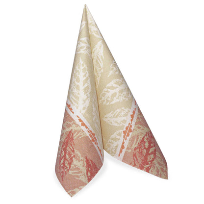 Une serviette pliée rouge de la PAPSTAR "ROYAL Collection" (40 x 40 cm, 1/4 pli) de PAPSTAR GmbH est dressée sur un fond blanc simple. Le paquet contient 50 serviettes.