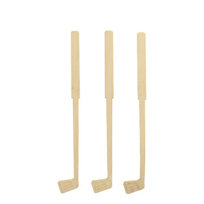 Drie PAPSTAR 100 drankroerders van bamboe 'pure' van PAPSTAR GmbH, gevormd als golfclubs, staan rechtop in een rij voor een witte achtergrond.