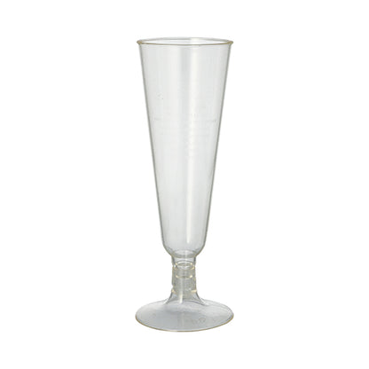 Les verres à champagne clairs PAPSTAR PLA "pure" (Ø 5,5 cm, 16,5 cm de haut) de la société PAPSTAR GmbH sont illustrés debout sur un fond blanc et soulignent le design élégant et écologique ; disponibles en set de 6 dans une boîte pliante.