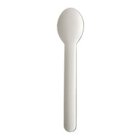 Tegen een witte achtergrond staat een milieuvriendelijke, witte PAPSTAR Papieren lepels „pure“ (15,5 cm, 20 stuks) van PAPSTAR GmbH te zien.