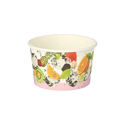 Le PAPSTAR 50 gobelets à glace, carton rond, de PAPSTAR GmbH présente un design en papier blanc avec des motifs de fruits vifs - orange, kiwi, fraise et éclaboussures d'eau - parfait pour servir de la crème glacée, représenté sur un fond blanc simple.