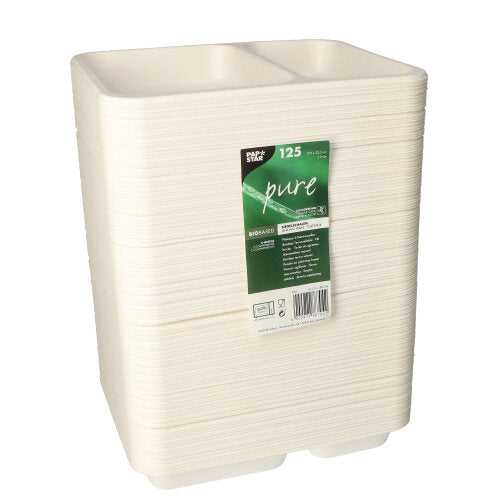 Een stapel PAPSTAR 125 verzegelde schalen van duurzaam suikerriet met twee vakken is verticaal te zien. Het voorste groen-witte etiket toont het merk PAPSTAR GmbH en 125 biologisch afbreekbare schalen per verpakking.