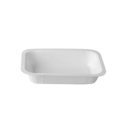 Een witte rechthoekige Starpak 260 verzegelde schaal (530 ml, 3,7 x 13,7 x 18,1 cm) van karton met opstaande randen, ideaal als voedselverpakking, is afgebeeld op een witte achtergrond. Verpakking van 260 stuks.