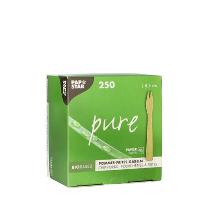 Une boîte marron "pure" de la PAPSTAR GmbH contient 250 fourchettes à frites en papier biodégradables de 8,5 cm de longueur chacune. L'emballage souligne son design écologique à base de papier.