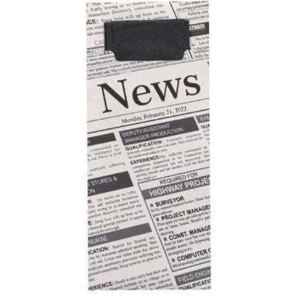 Naast een gevouwen krant met datum maandag 21 februari 2022, met vacatures en kleine advertenties, liggen er 520 bestekzakjes (20 x 8,5 cm) van PAPSTAR GmbH met bijpassende 2-laags servetten in het formaat 33 x 33 cm.