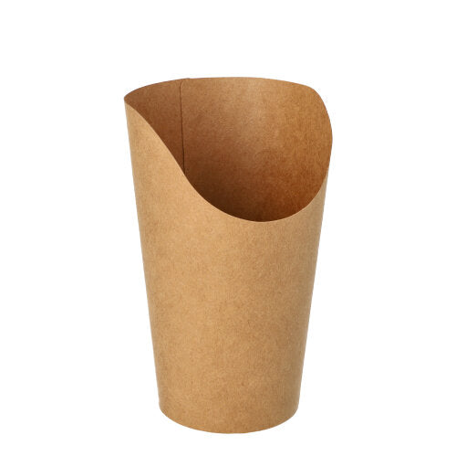 De PAPSTAR 50 Wrap Cups, bruin karton van de PAPSTAR GmbH staan rechtop met een schuine, open bovenkant voor een witte achtergrond - perfecte milieuvriendelijke Wrap Cups voor feestjes en evenementen.