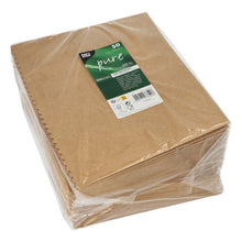 Une pile de boîtes à popcorn carrées PAPSTAR, marron (19,2x15,8x8 cm, grandes), 50 pièces, emballées dans un plastique transparent avec une étiquette de marque verte et blanche - idéales pour des événements. Marque : PAPSTAR GmbH.