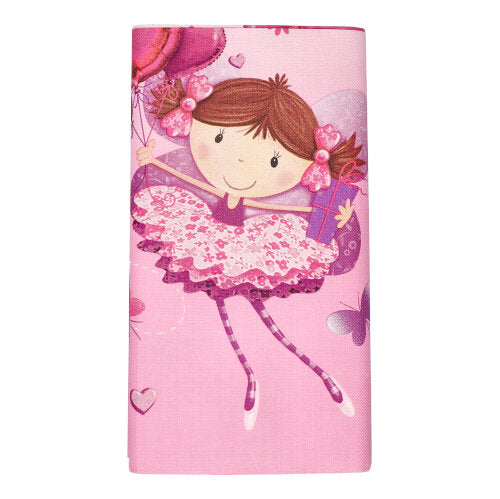 Het PAPSTAR tafellaken van hoogwaardig papier (120 x 180 cm) van PAPSTAR GmbH toont een glimlachend meisje in een roze tutu met ballonnen en cadeau op een roze achtergrond – perfect als stijlvolle tafelversiering.