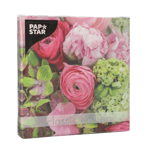 Een pak PAPSTAR 20 servetten, 33 x 33 cm, 3-laags, 1/4-vouw van PAPSTAR GmbH met een florale design in roze en groen met rozen en hortensia's. De verpakking is gedeeltelijk transparant met de tekst 'classic edition' zichtbaar.