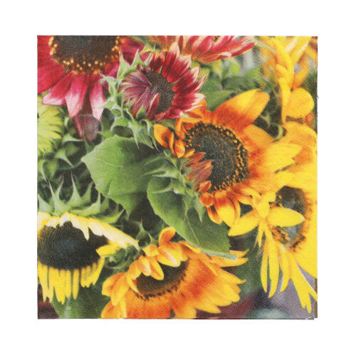 Le gros plan d'un bouquet de fleurs avec des tournesols en fleurs et des pointes rouges, des feuilles et des tiges vertes se détachent d'un arrière-plan flou - parfait pour la décoration de table avec PAPSTAR 20 serviettes, 33 cm x 33 cm, 3 plis de PAPSTAR GmbH.