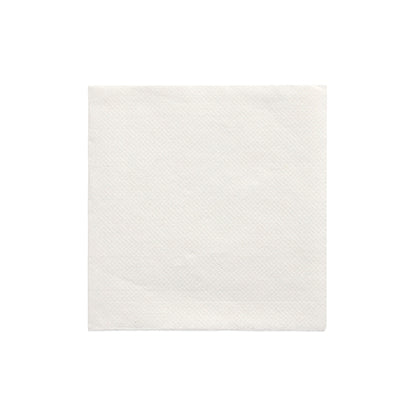 Une PAPSTAR serviette 1/4 pli (24x24 cm, blanche, "DAILY Collection", 20 pièces) de la PAPSTAR GmbH est au centre sur un fond blanc, non utilisée avec une texture subtile et encore emballée dans du film plastique pour la fraîcheur.
