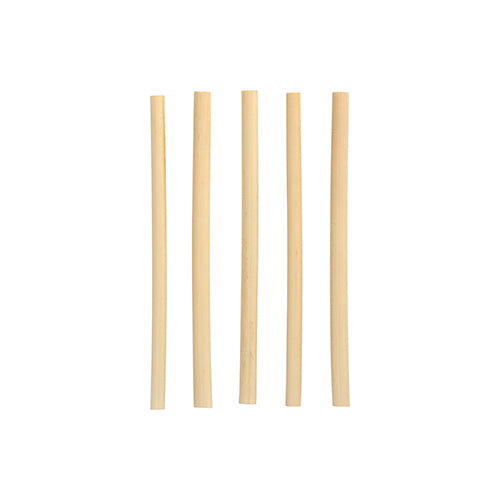 Vijf PAPSTAR cocktailrietjes riet "pure" (15 cm, Ø 7 mm) van PAPSTAR GmbH zijn verticaal gerangschikt op een eenvoudige witte achtergrond en benadrukken de stijlvolle en milieuvriendelijke, biologisch afbreekbare rietjes.