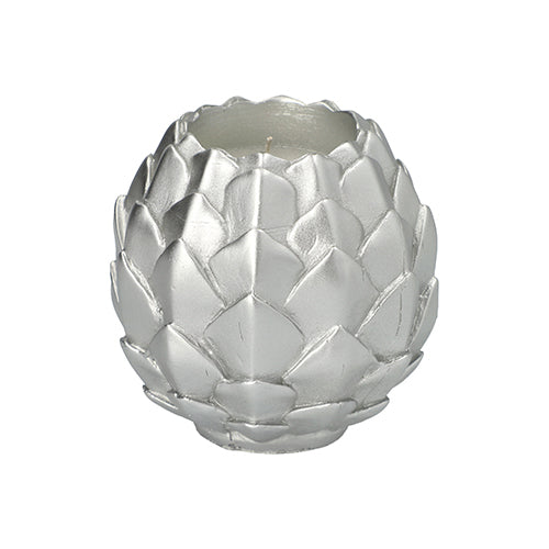De Starpak bolkaars Ø 10 cm in zilver "dennenappel"-design heeft een gestructureerde metallic afwerking - perfect als feestelijke deco-accent.