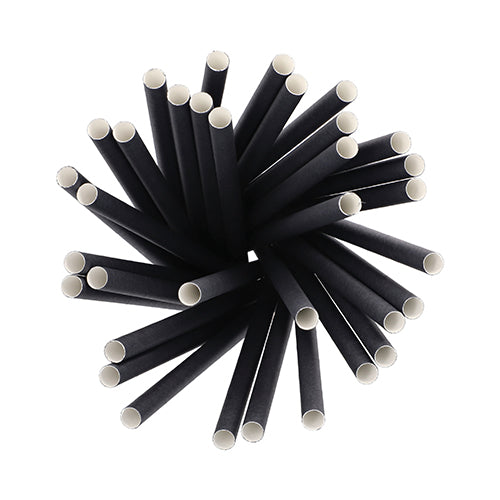 Een bovenaanzicht van de cirkelvormig gerangschikte PAPSTAR 100 shake-rietjes papier Ø 10 mm · 21 cm van PAPSTAR GmbH - biologisch afbreekbare zwarte papieren rietjes met witte binnenkant, ideaal voor milieubewuste gastheren en duurzame shake-genot.