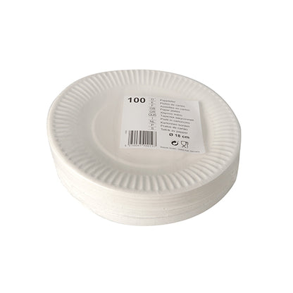 Une pile d'assiettes Starpak 100, rondes en carton, blanches, avec un bord ondulé et une étiquette code-barres indiquant 100 assiettes de 23 cm de diamètre chacune.