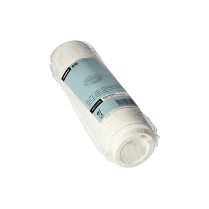 Afgebeeld is een kunststofverpakte verpakking met 50 witte Starpak 50 Dom-deksel PS "To Go"-deksels (rond, Ø6 cm, 2 cm) met blauw Starpak-etiket op witte ondergrond - ideaal voor To-Go-verpakkingen.