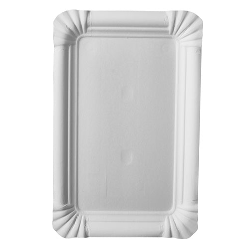 De Starpak 20 borden, karton rechthoekig 13 cm x 20 cm wit (20 stuks), bestaat uit rechthoekige witte borden met verhoogde randen en geribbelde hoeken - ideaal voor milieuvriendelijke feestjes. Van bovenaf gefotografeerd op een eenvoudige achtergrond.