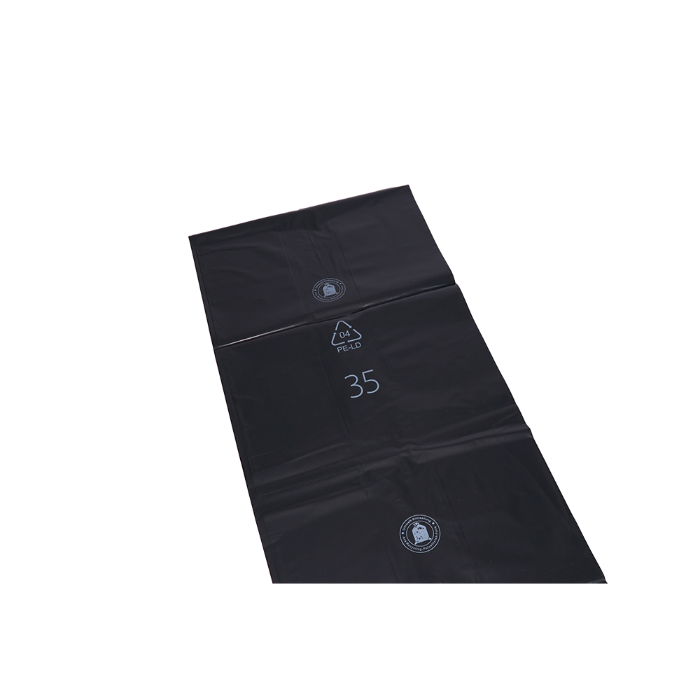 Sacs poubelles DEISS 95076 plats et rectangulaires de EMIL DEISS KG (GmbH + Co.) en plastique noir robuste, imprimés avec des symboles blancs et le chiffre 35, reposant sur un fond blanc - idéal pour l'élimination commerciale.