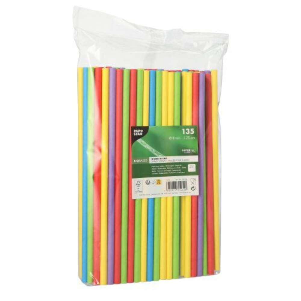 Een transparante zak met 135 kleurrijke, milieuvriendelijke drinkrietjes in de kleuren rood, geel, groen en blauw van PAPSTAR GmbH. De verpakking is voorzien van een zichtbaar productinformatielabel.