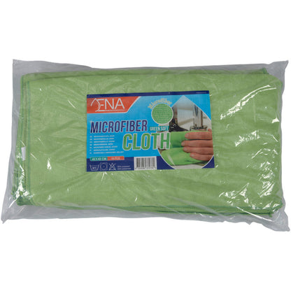 Le chiffon en microfibre ENA Soft, 40x40 cm d'Abena Re-Seller GmbH, est un chiffon en microfibre vert dans un plastique transparent avec une étiquette bleu-rouge "Chiffon en microfibre" montrant un nettoyage des mains - un choix parfait pour le nettoyage et l'entretien automobile.