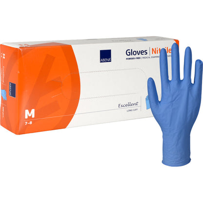 Une boîte de gants en nitrile Abena Re-Seller GmbH Excellent, sans poudre, longs, bleus, taille M (7-8), est illustrée. À côté de la boîte, un gant bleu est debout avec une manchette extra longue.