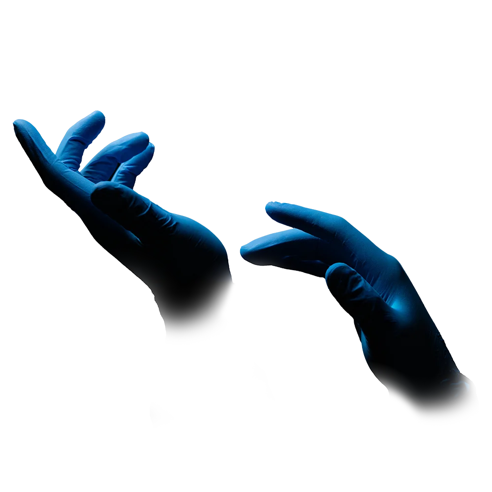 Zwei Hände mit AMPri MED-COMFORT BLUE Nitrilhandschuhen puderfrei der AMPri Handelsgesellschaft mbH sind einander gegenüberstehend vor einem weißen Hintergrund abgebildet. Die Finger beider Hände sind leicht gespreizt, die Handfläche der linken Hand zeigt nach oben und die Handfläche der rechten Hand nach unten.