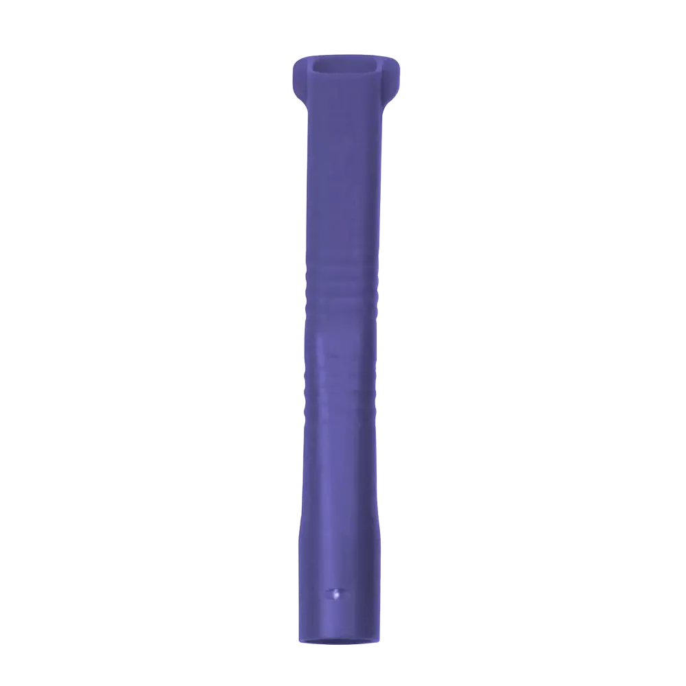 Un objet cylindrique violet, allongé, avec un sommet arrondi et une section rainurée au milieu, qui ressemble aux canules d'aspiration dentaire AMPri MED-COMFORT pour adultes. La surface est lisse et légèrement brillante.