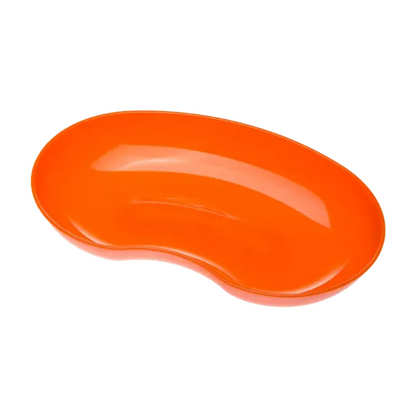 Le bassin rénal en plastique AMPri MED-COMFORT 24 cm 600 ml de la société commerciale AMPri mbH est un bassin orange en forme de rein avec une surface lisse et réfléchissante et sert d'outil médical polyvalent, disponible en différentes couleurs.