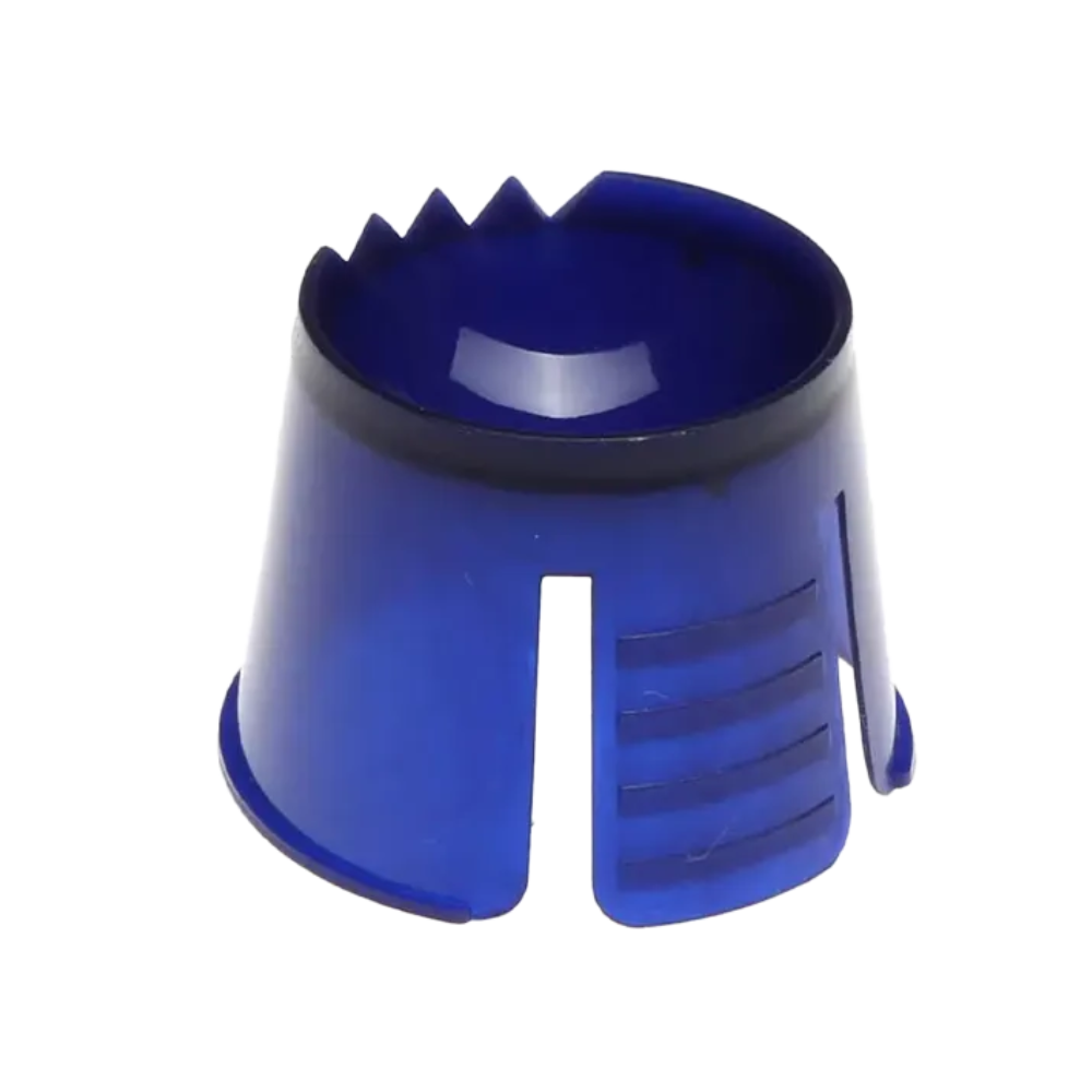 Een blauwe, ronde AMPri PP wegwerp-dappenbeker van polypropyleen met getande randen en verticale sleuven, die doet denken aan een omgekeerde vingerhoed.