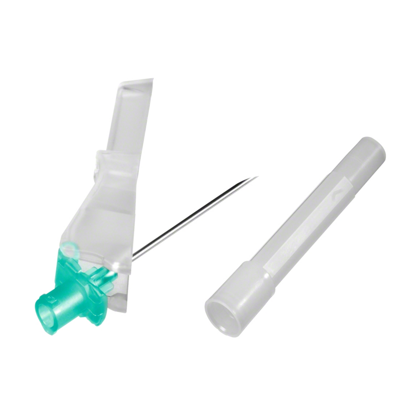 Een B. Braun Sterican® Safety veiligheidsinjectienaald, die aan het ene uiteinde een blauwgroene kunststofkap en aan het andere uiteinde een transparante huls heeft, is diagonaal gepositioneerd, met een aparte witte dop ernaast op een eenvoudige witte achtergrond. Dit toont het veiligheidsmechanisme van moderne veiligheidsinjectienaalden van B. Braun Deutschland GmbH & Co. KG.