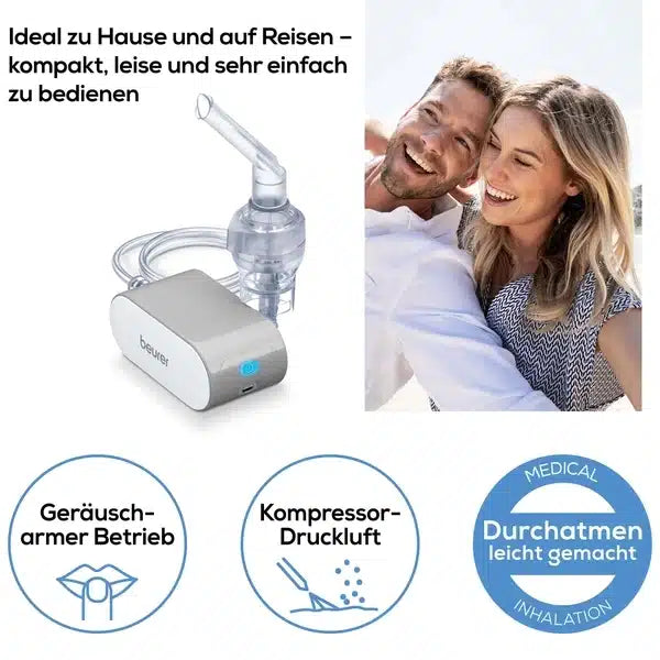 Un couple souriant prend un selfie. Au-dessus d'eux se trouve l'article discontinué de la Beurer GmbH : petit inhalateur IH 58 et un texte allemand décrivant l'utilisation silencieuse, la technologie du compresseur et la facilité d'utilisation à domicile et en déplacement pour l'asthme ou les maladies respiratoires.
