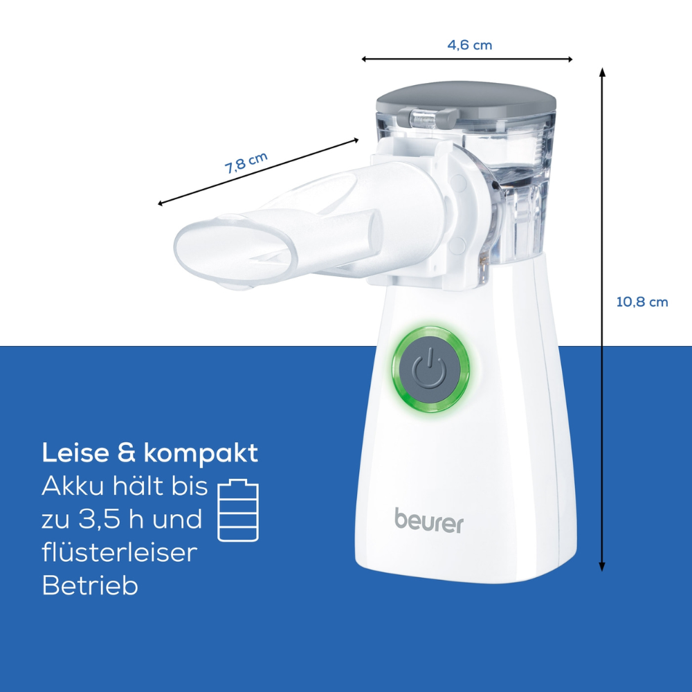 De Beurer IH 57 inhalator met trilmembraantechnologie van Beurer GmbH, verkrijgbaar in wit met afmetingen van 4,6 cm breedte, 7,8 cm diepte en 10,8 cm hoogte, beschikt over de innovatieve trilmembraantechnologie. Hij heeft een aan-knop en een groen controlelampje. De Duitse tekst benadrukt dat hij stil en compact is en een batterijduur van maximaal 3,5 uur heeft.