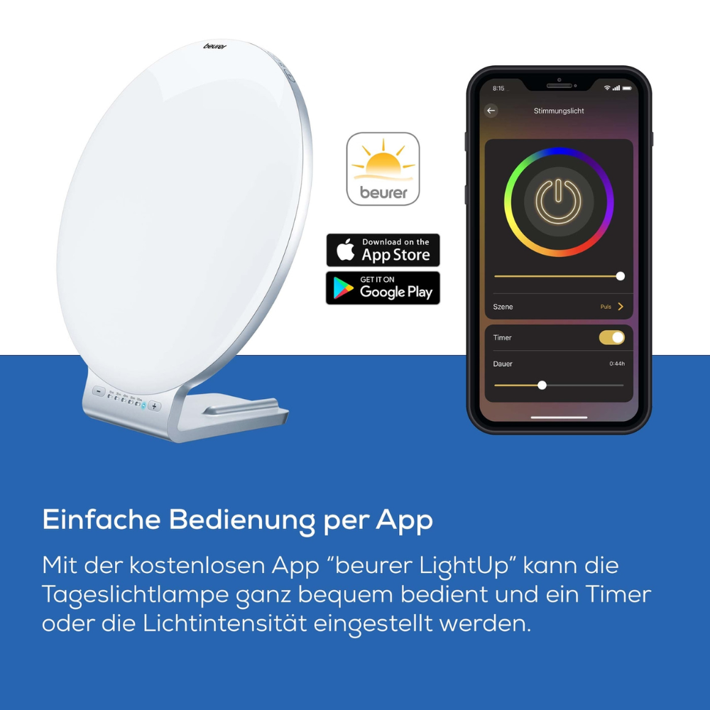 De Beurer daglichtlamp TL 100 (uitlopend artikel) van Beurer GmbH is in wit met 10.000 lux naast een smartphone met de LightUp-app afgebeeld, die compatibel is via app-store-logo's met iOS en Android; Duitse tekst benadrukt de app-gebaseerde bediening.