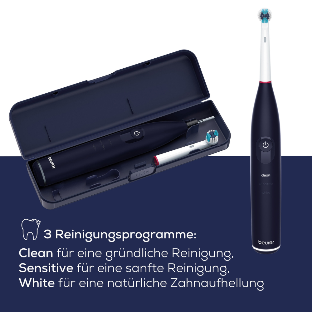 De afbeelding toont een Beurer TB 50 Elektrische Tandenborstel en de bijbehorende hoes. Een Duitse tekst legt de drie reinigingsmodi uit: Clean voor grondige reiniging, Sentitive voor zachte reiniging en White voor natuurlijke whitening. De merknaam „Beurer GmbH“ is zichtbaar, samen met een bijbehorende accudeksel.