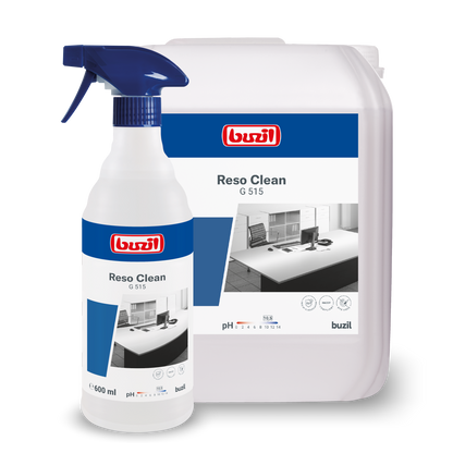 Twee containers met Buzil Reso Clean G 515 gebruiksklare sproeireiniger van BUZIL-WERK Wagner GmbH & Co. KG worden getoond en benadrukken hun krachtige reinheid. De kleinere is een spuitfles en de grotere is een navulcontainer. Beide hebben blauwe etiketten met productdetails en branding voor een streeploze glans.