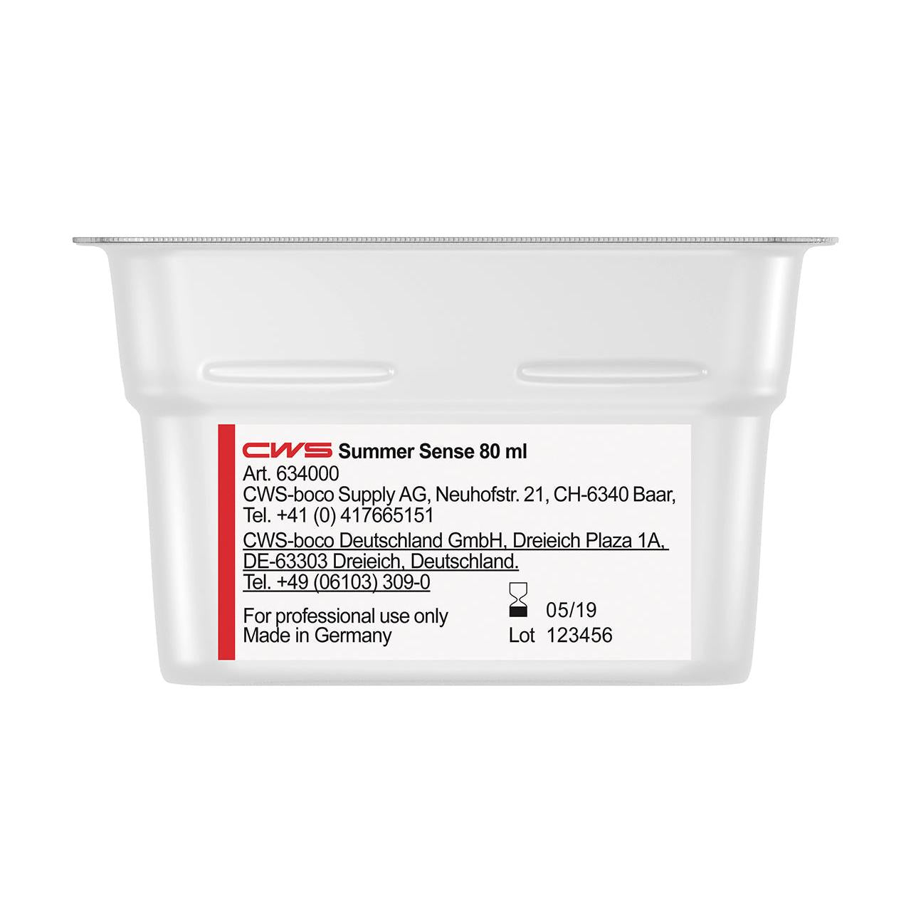 Ein weißer 80 ml Behälter mit der Aufschrift "CWS ParadiseLine Waschraumduft für Duftspender Paradise Air Bar" von CWS. Enthält Produktinformationen, Herstellerkontakte in der Schweiz und in Deutschland, Verfallsdatum 05/19, Los 123456. Nur für den professionellen Gebrauch.