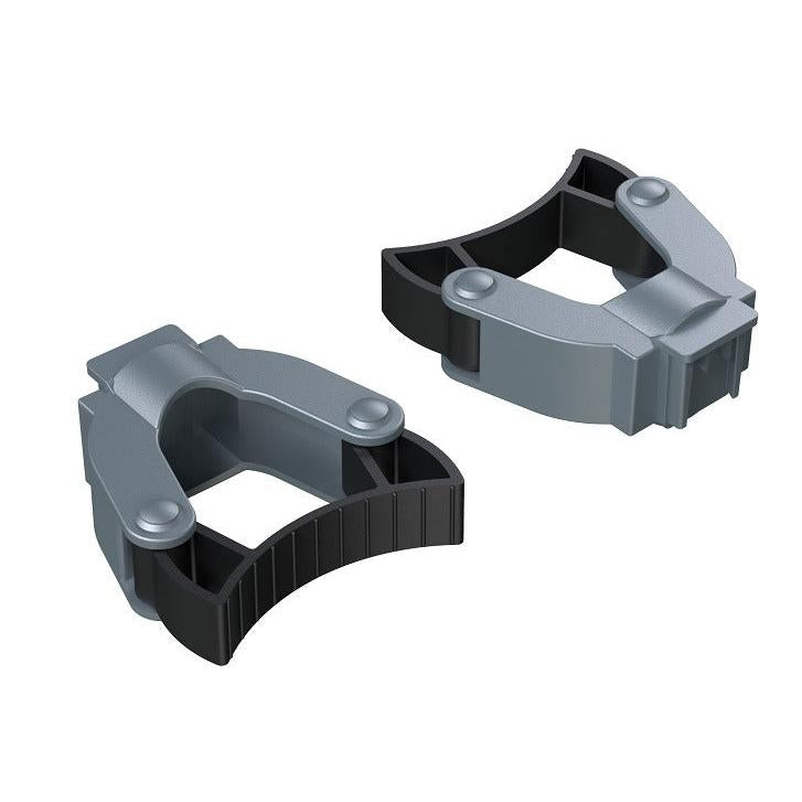 De Diversey Di Protect FixT Handgreephouder (1 stuk) in zilver en zwart, met gebogen lijnen en geribbelde zwarte accenten, is ideaal voor de naadloze integratie met de TASKI Protect Trolley.